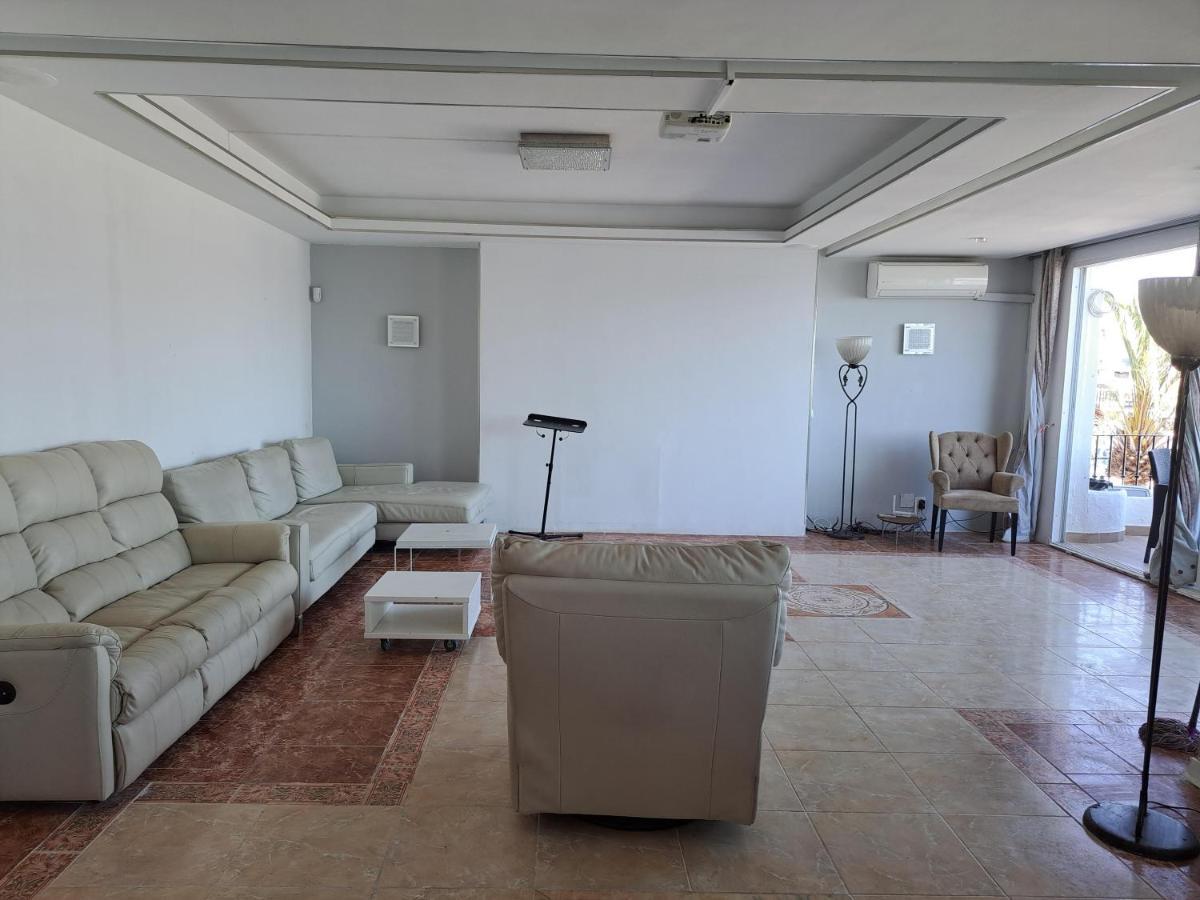 Private Suites In Huge Penthouse 1St Line Puerto Banus, Incredible Views, Jacuzzis Marbella Bagian luar foto