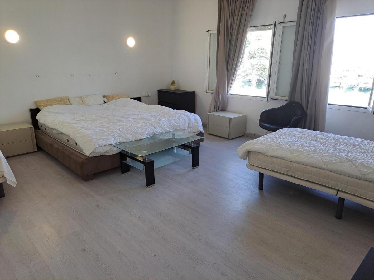 Private Suites In Huge Penthouse 1St Line Puerto Banus, Incredible Views, Jacuzzis Marbella Bagian luar foto