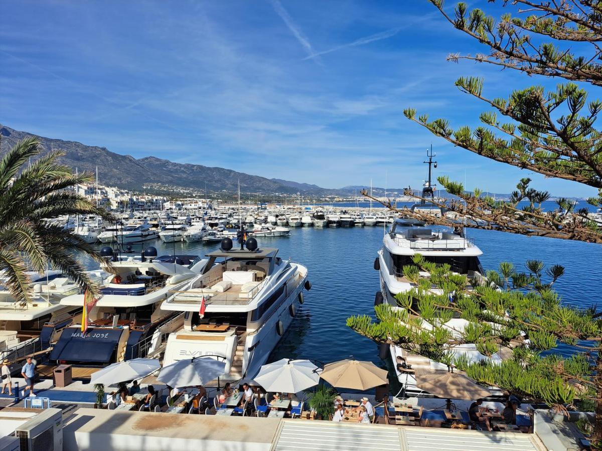 Private Suites In Huge Penthouse 1St Line Puerto Banus, Incredible Views, Jacuzzis Marbella Bagian luar foto