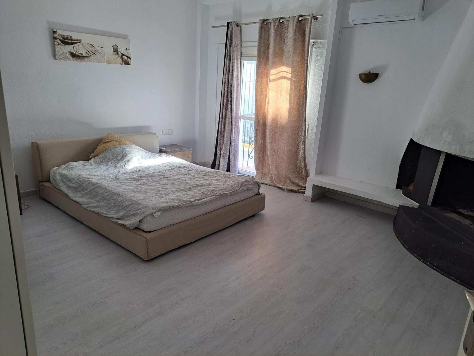 Private Suites In Huge Penthouse 1St Line Puerto Banus, Incredible Views, Jacuzzis Marbella Bagian luar foto